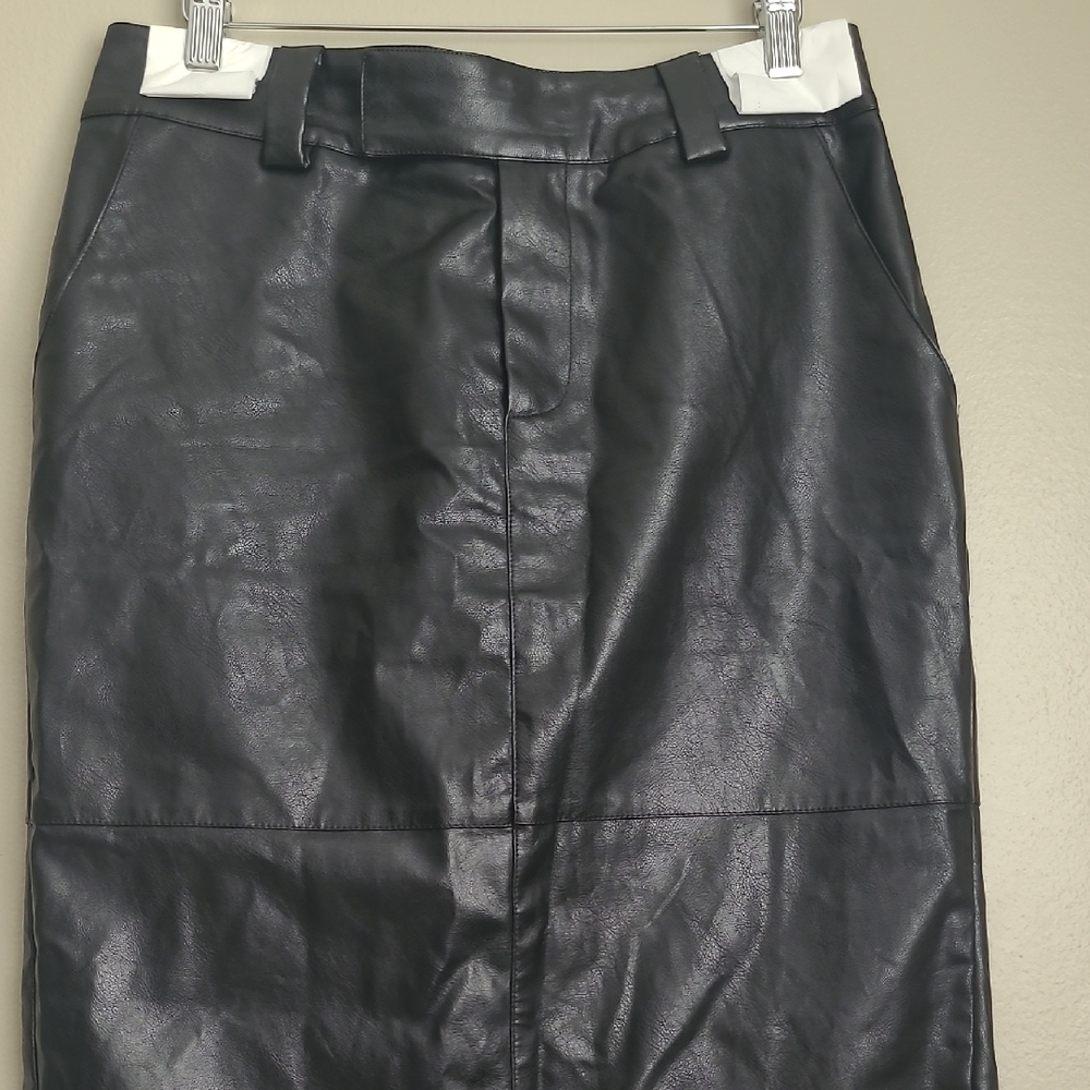 Forever 21 Sleek Black Pencil Skirt - Picture 9 of 14